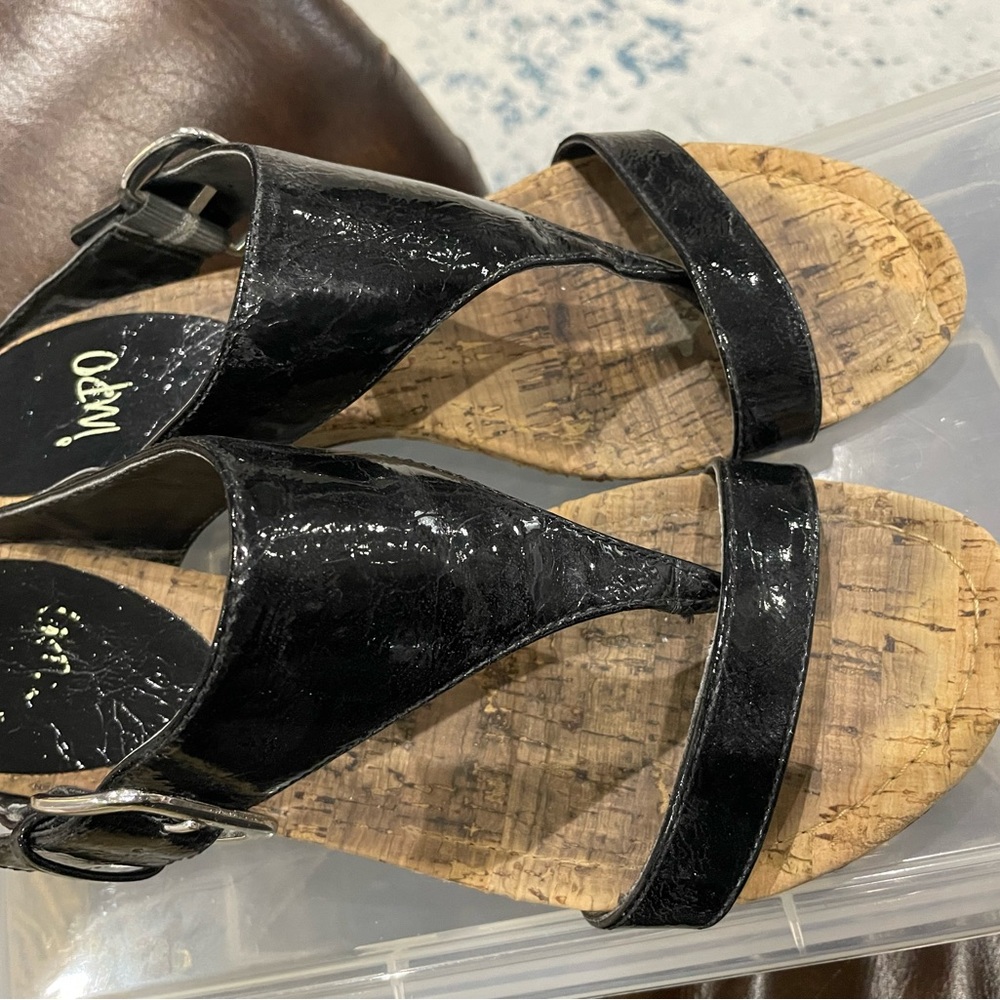 IMPO BLACK PATENT LEATHER CORK WEDGES GAZELLE 6.5